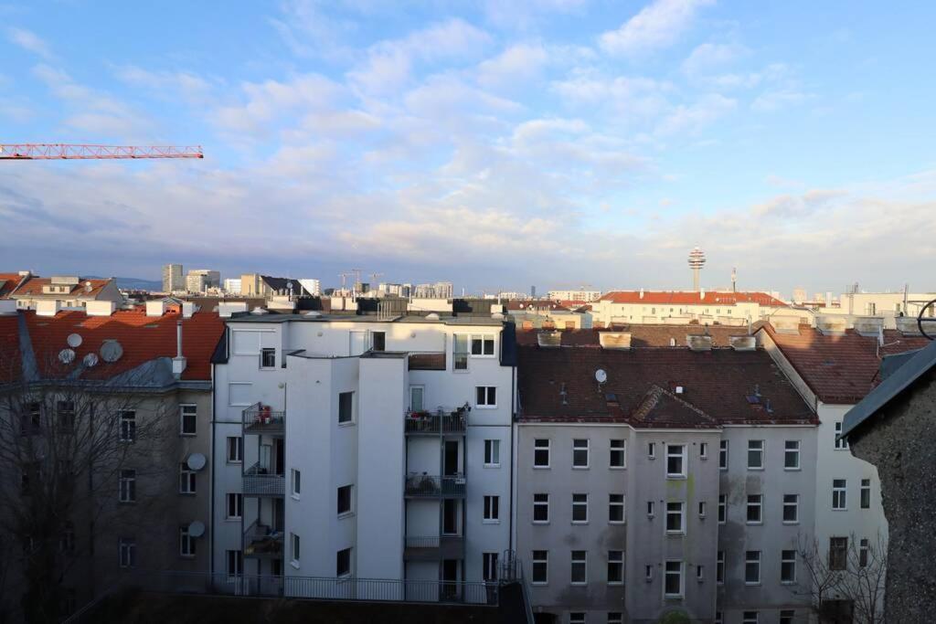 Brilliant View: Balcony Home, Modern, Stylish And Newly Renovated Apartament Wiedeń